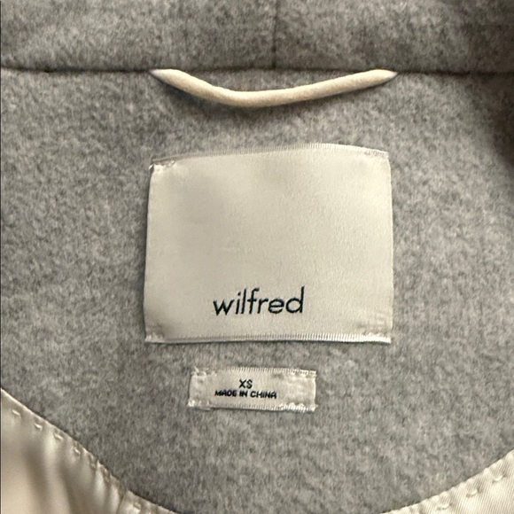 Wilfred
The Cocoon Coat - Picture 3 of 4